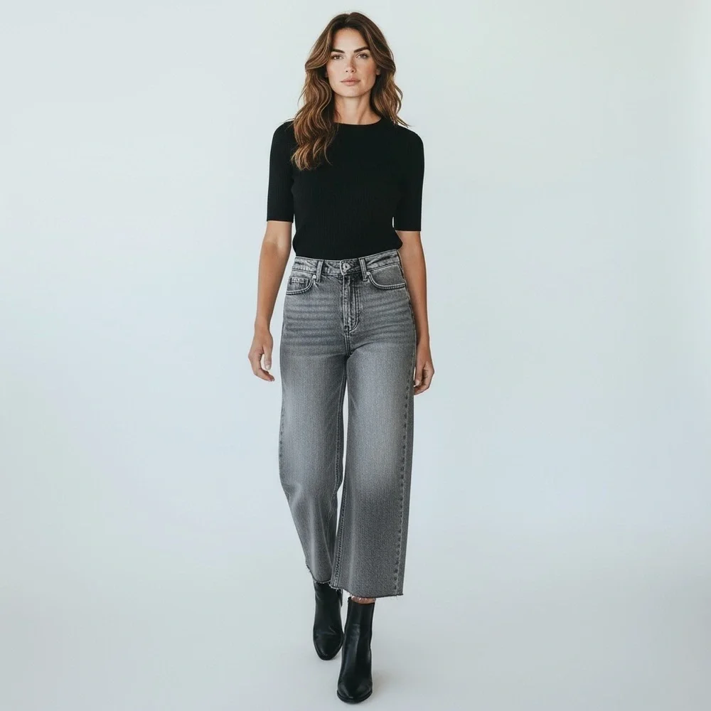 ZARA jeans High Rise Wide Leg Cropped Grey Black Raw Hem